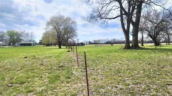 $567,000 | 488 West 640th Avenue, Girard, KS 66743