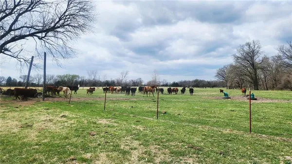 $567,000 | 488 West 640th Avenue, Girard, KS 66743