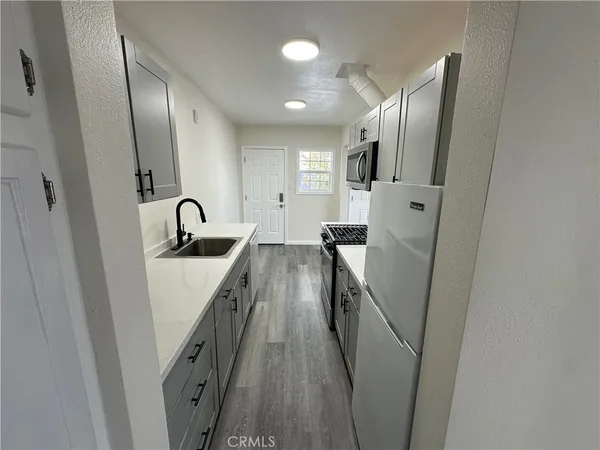 $2,400 | 6326 Franklin Avenue, Hollywood, CA 90028