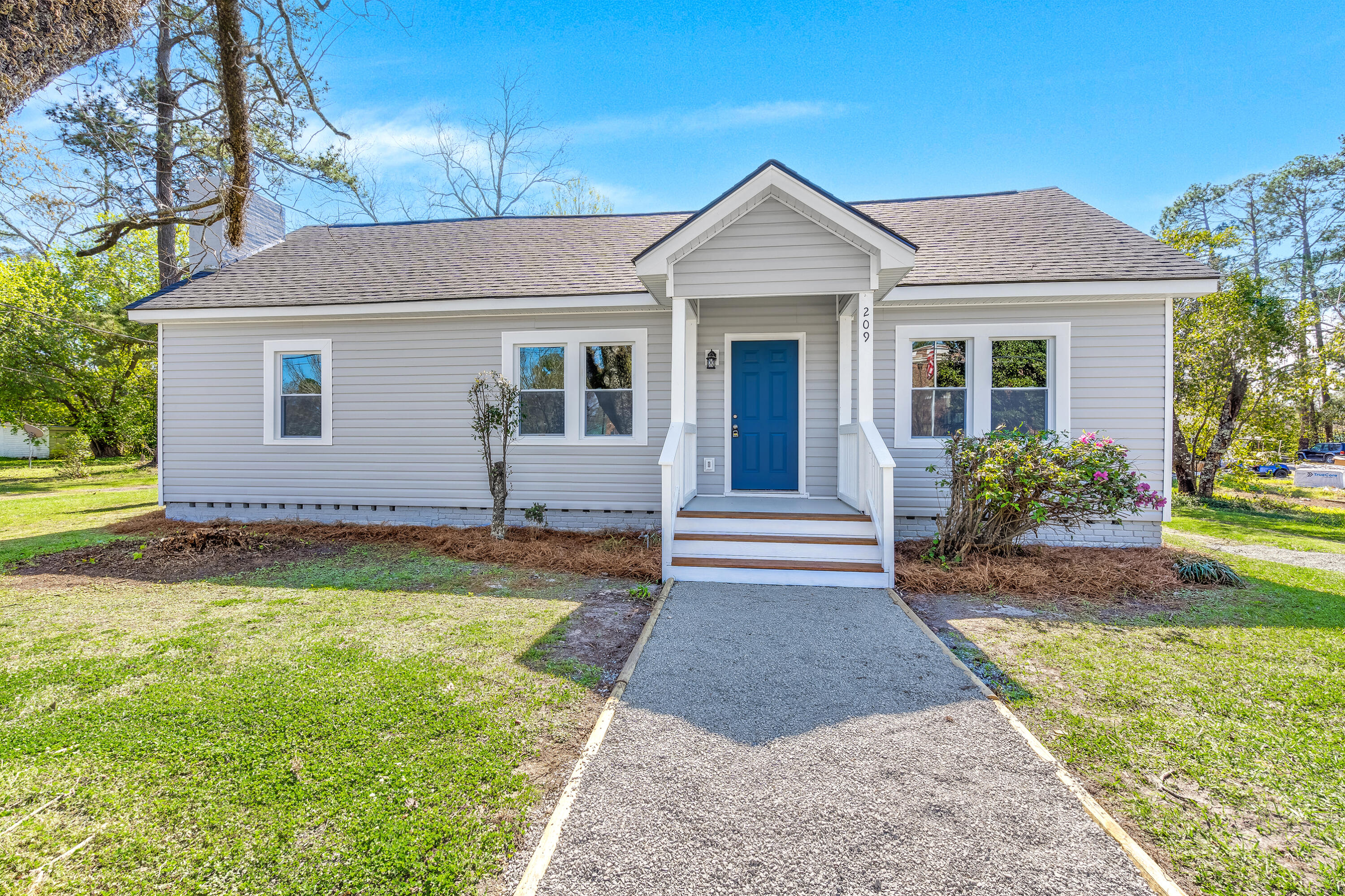 209 Raysor Street St. George, SC 29477 - Photo 2 of 32 1