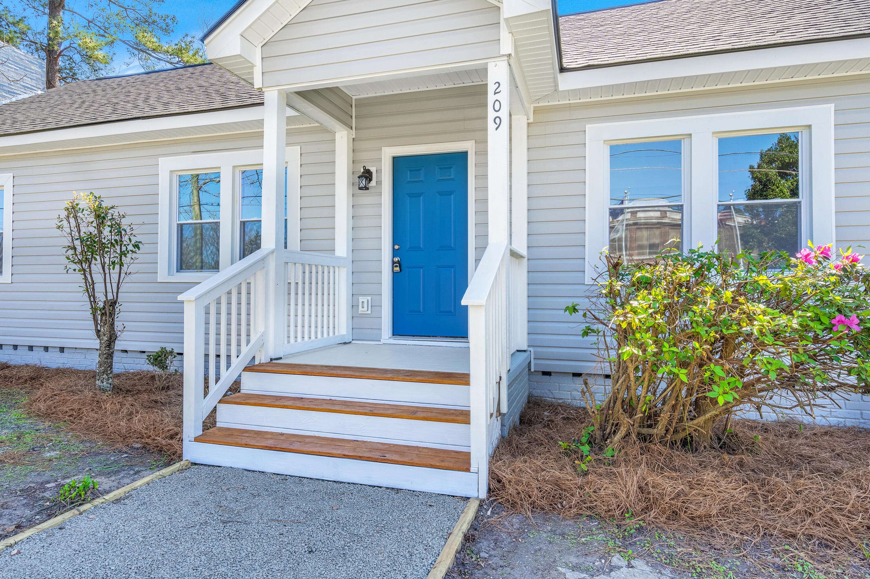 209 Raysor Street St. George, SC 29477 - Photo 4 of 32 4