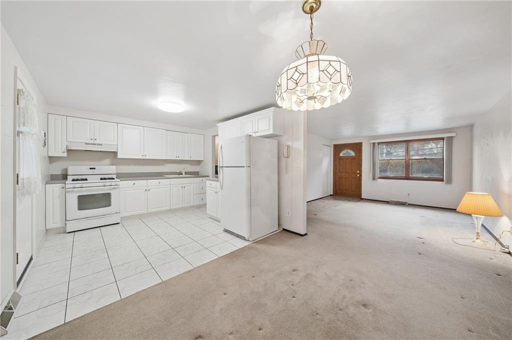 3025 Universal Road Pittsburgh, PA 15235 - Photo 3 of 33