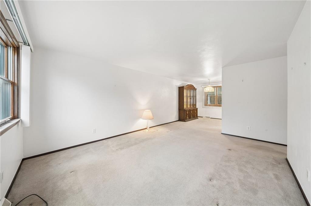 3025 Universal Road Pittsburgh, PA 15235 - Photo 5 of 33