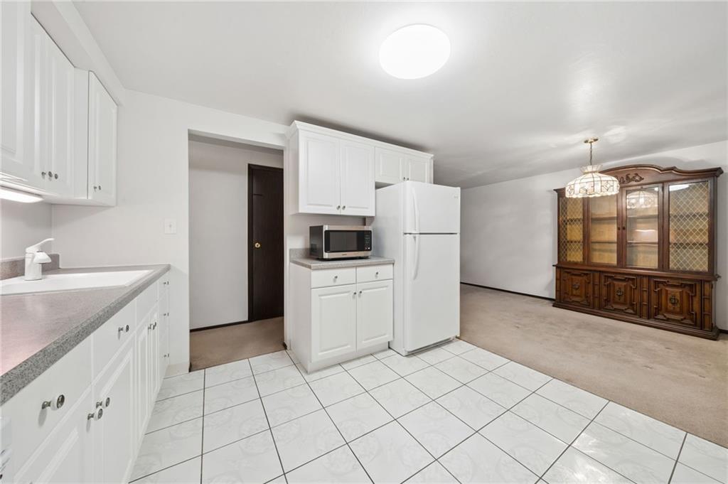 3025 Universal Road Pittsburgh, PA 15235 - Photo 10 of 33