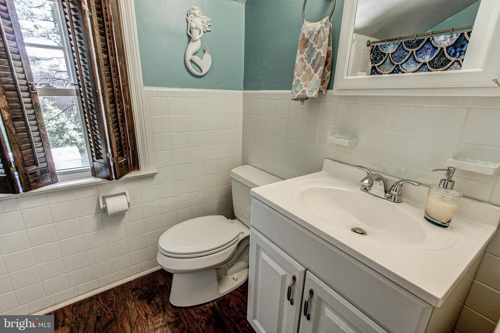 220 Byberry Road Hatboro, PA 19040 - Photo 23 of 28 Full Hall Bathroom