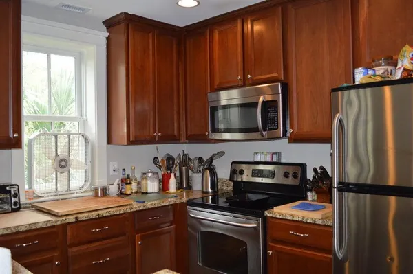 $3,200 | 728 South Shelmore Boulevard, Unit 36, Mount Pleasant, SC 29464