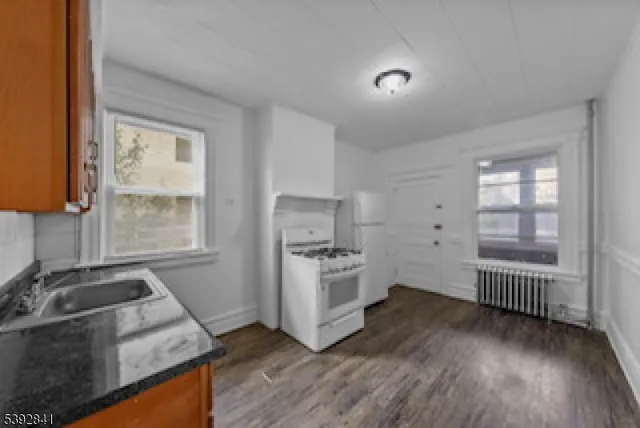 $679,000 | 937 Grove Street, Irvington, NJ 07111