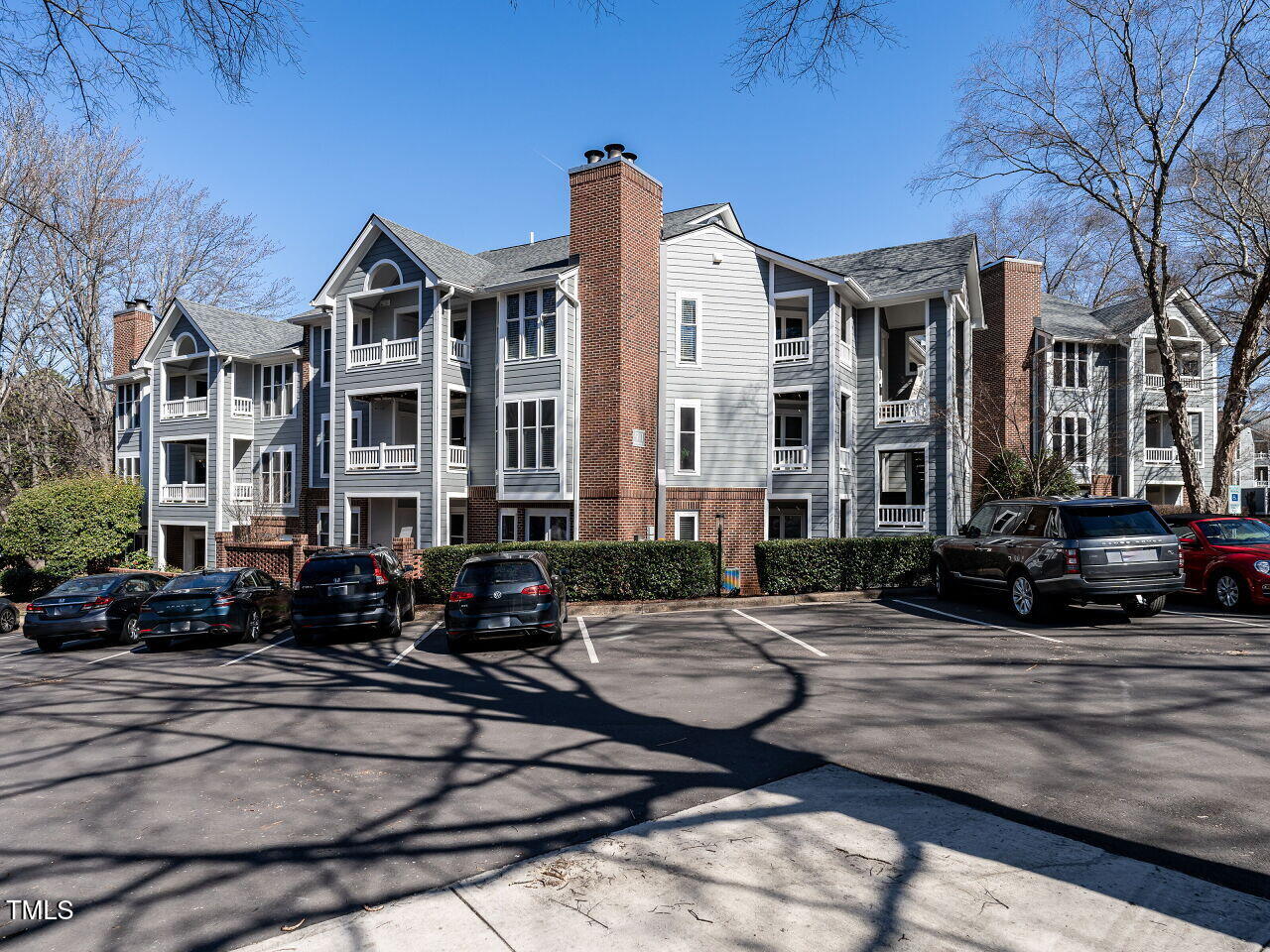 002-1280x960-building-exterior