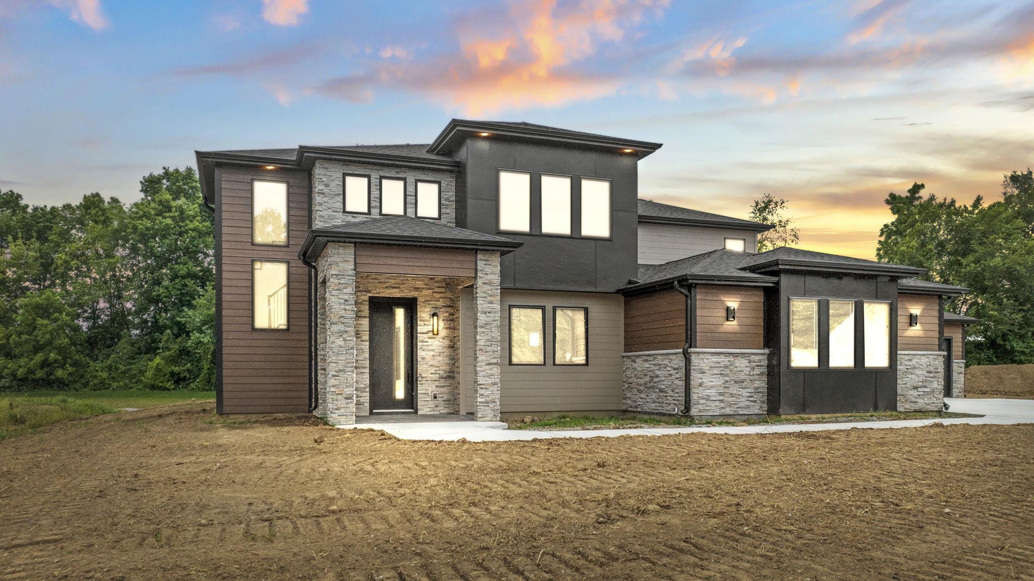 522 Contour Cove Huntertown, IN 46748 - Photo 1 of 36 Gallery Image 1
