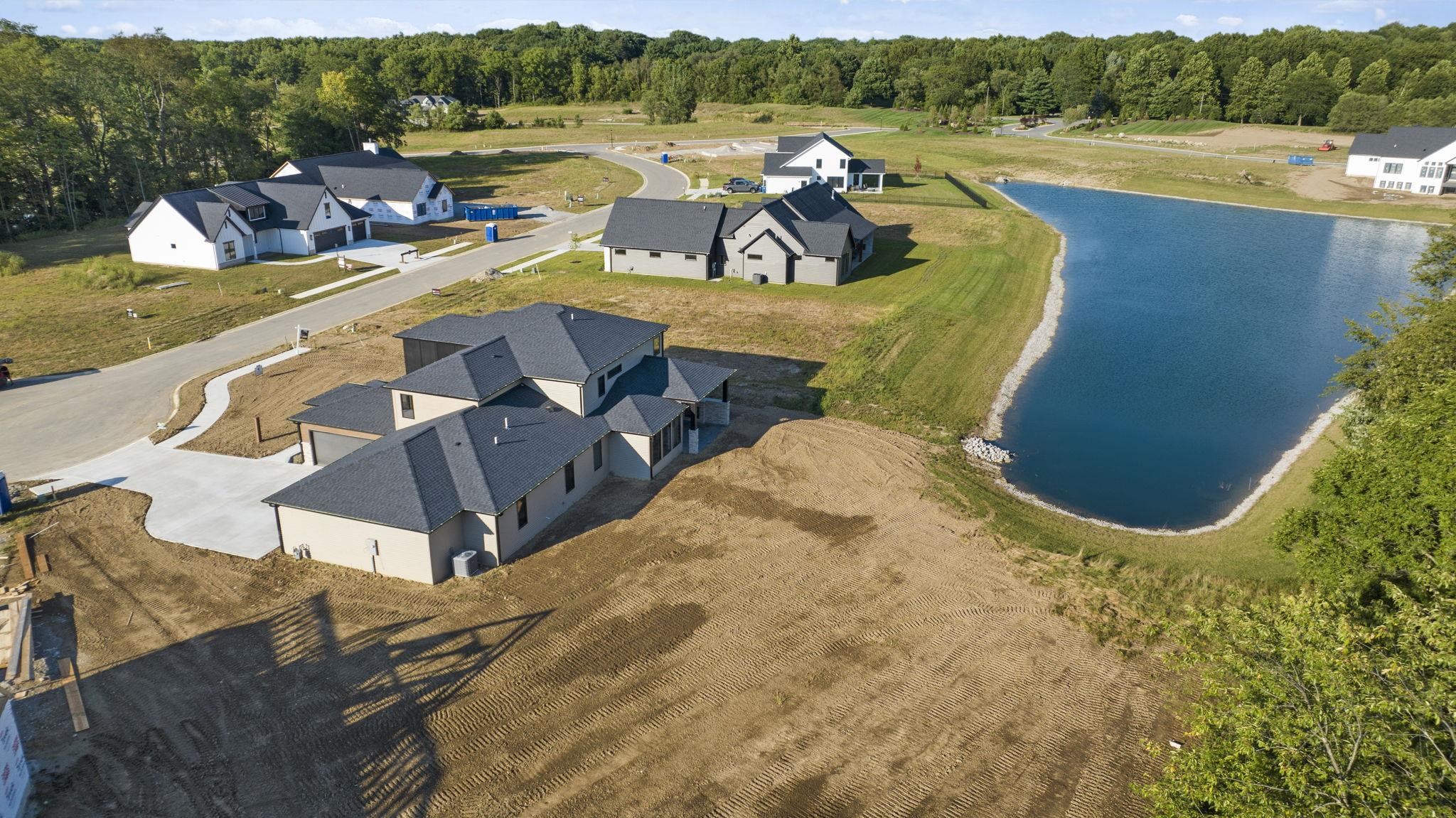 522 Contour Cove Huntertown, IN 46748 - Photo 4 of 36 Gallery Image 4