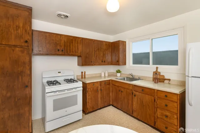 $1,295,000 | 497 Dellbrook Avenue, San Francisco, CA 94131