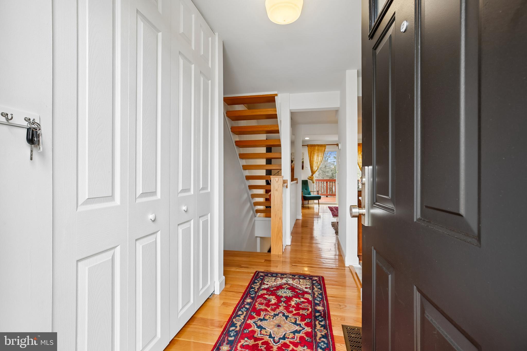 3706 Castle Terrace, Unit 118130 Silver Spring, MD 20904 - Photo 4 of 32 Foyer