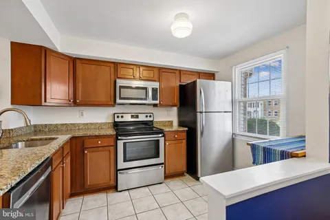 $350,000 | 3706 Castle Terrace, Unit 118130, Silver Spring, MD 20904