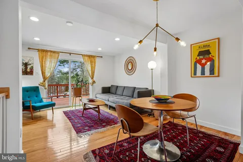 $350,000 | 3706 Castle Terrace, Unit 118130, Silver Spring, MD 20904