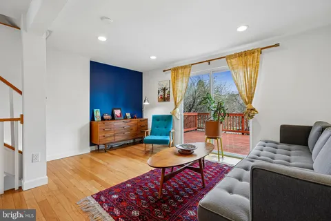 $350,000 | 3706 Castle Terrace, Unit 118130, Silver Spring, MD 20904
