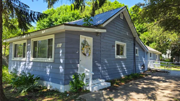$129,900 | 321 South 4th Street, Edmore, MI 48829