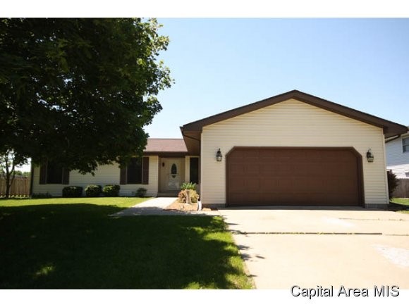 2504 Columbus Circle Springfield, IL 62703 - Photo 1 of 12
