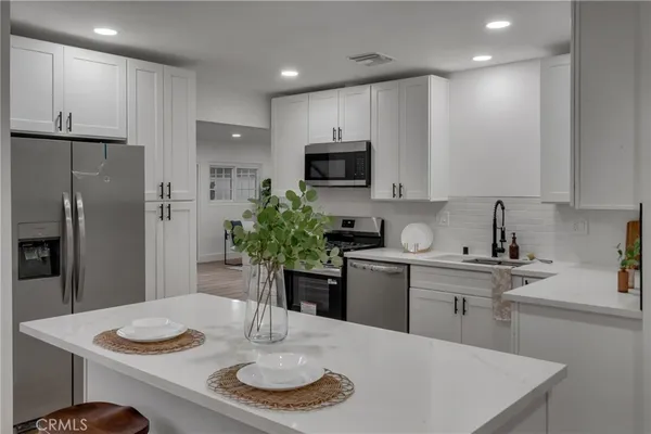 $1,360,000 | 1741 North Rose Street, Burbank, CA 91505