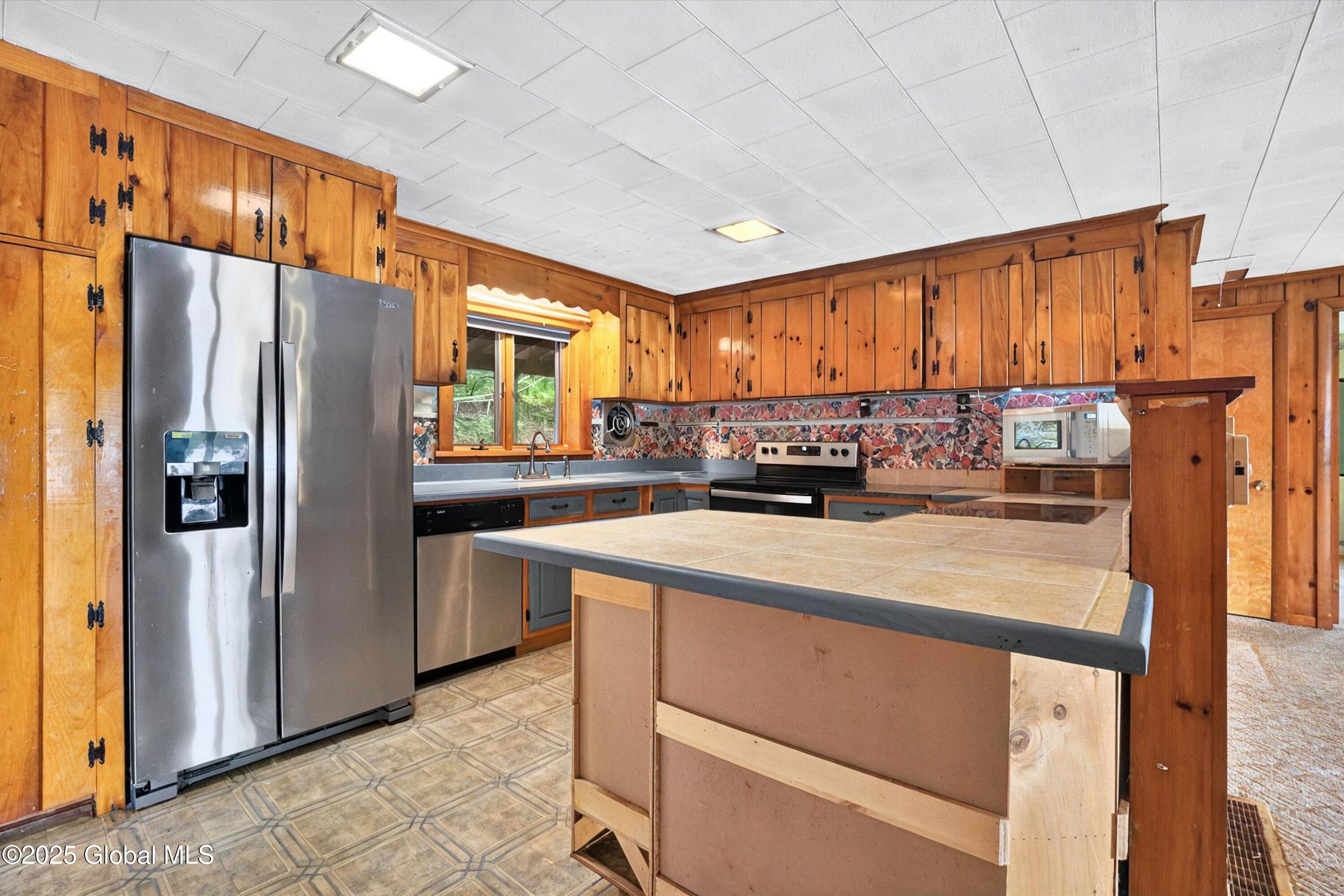 2513 North Shore Road Hadley, NY 12835 - Photo 15 of 61 15