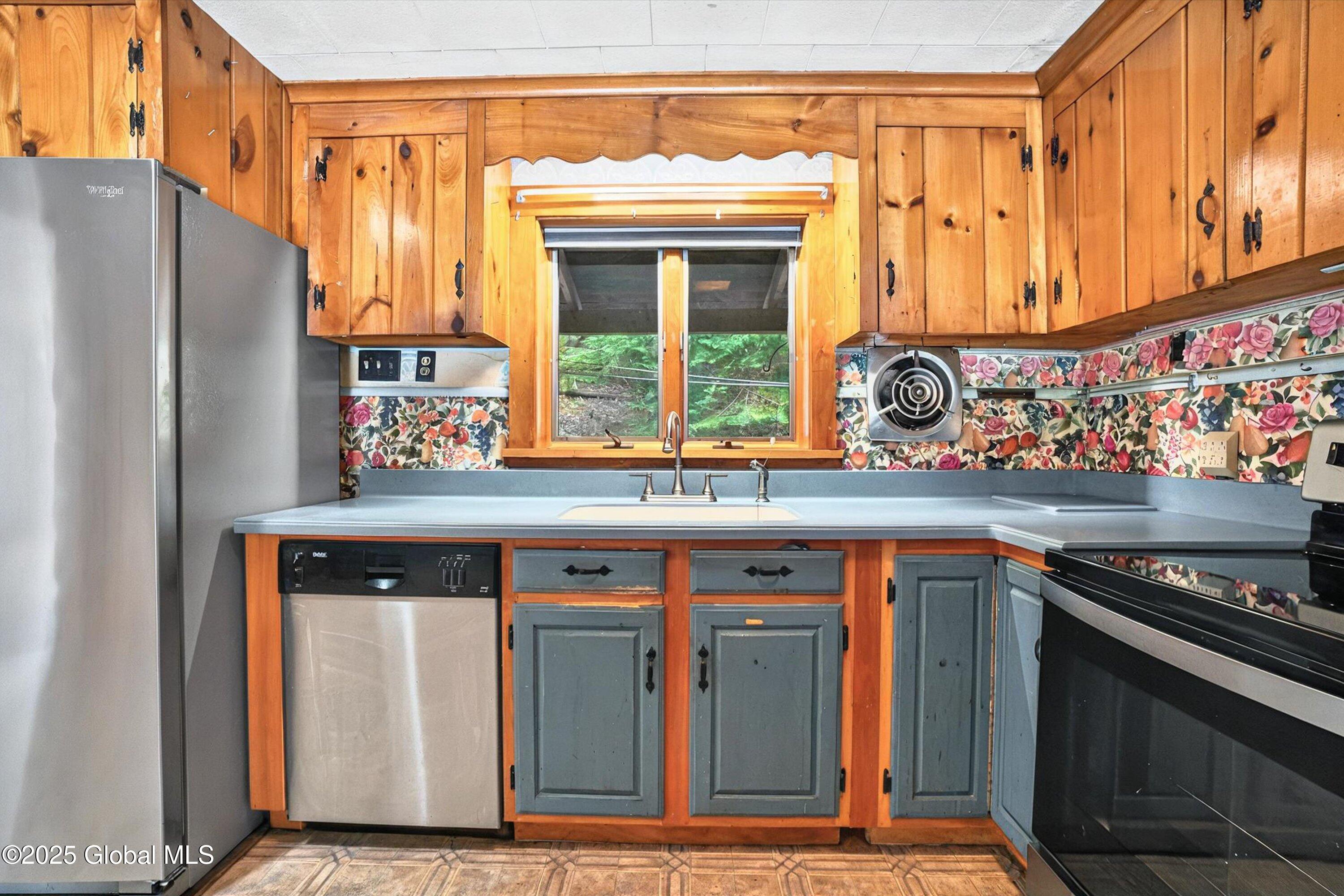 2513 North Shore Road Hadley, NY 12835 - Photo 17 of 61 17