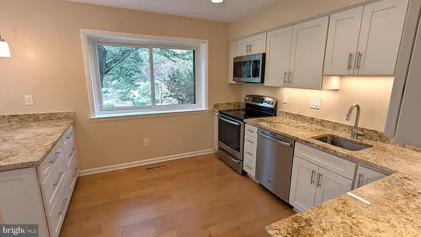 $674,888 | 2200 Glencourse Lane, Reston, VA 20191