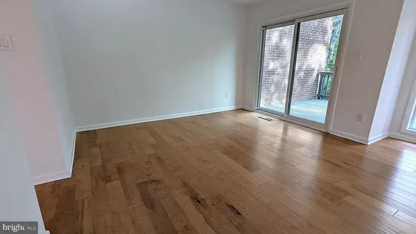 $674,888 | 2200 Glencourse Lane, Reston, VA 20191