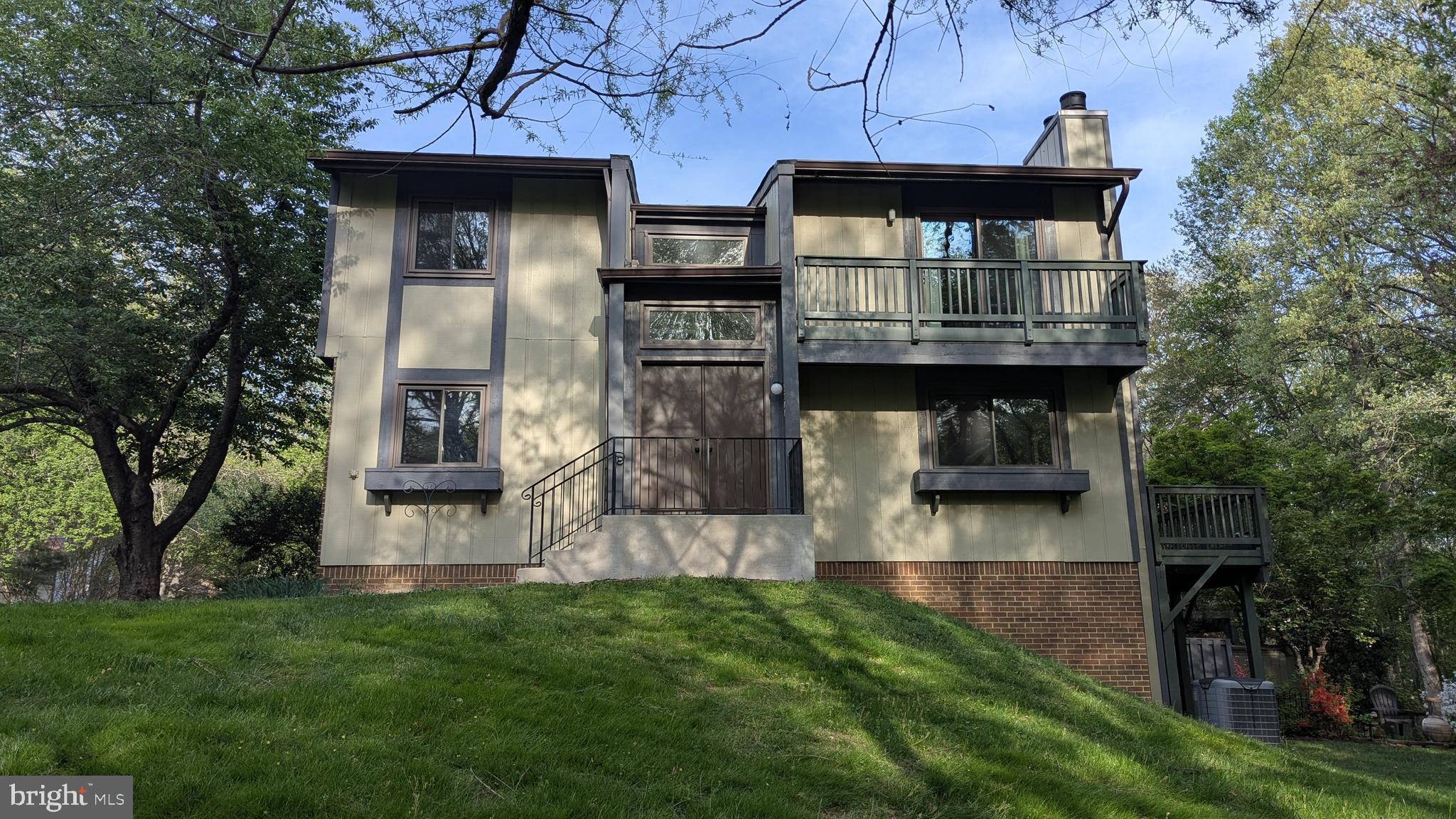 2200 Glencourse Lane Reston, VA 20191 - Photo 3 of 66