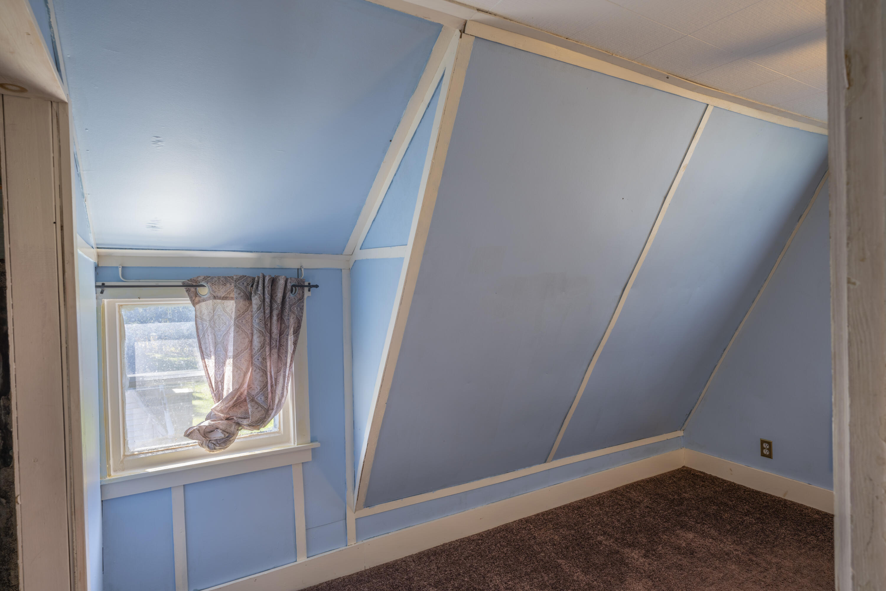 94 Town Line Road Houlton, ME 04730 - Photo 36 of 55 Up Bedroom 3