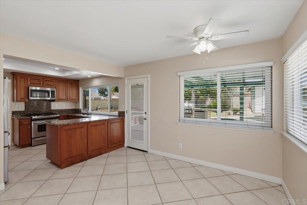 6995 Mission Grove Parkway North Riverside, CA 92506 - Photo 9 of 36
