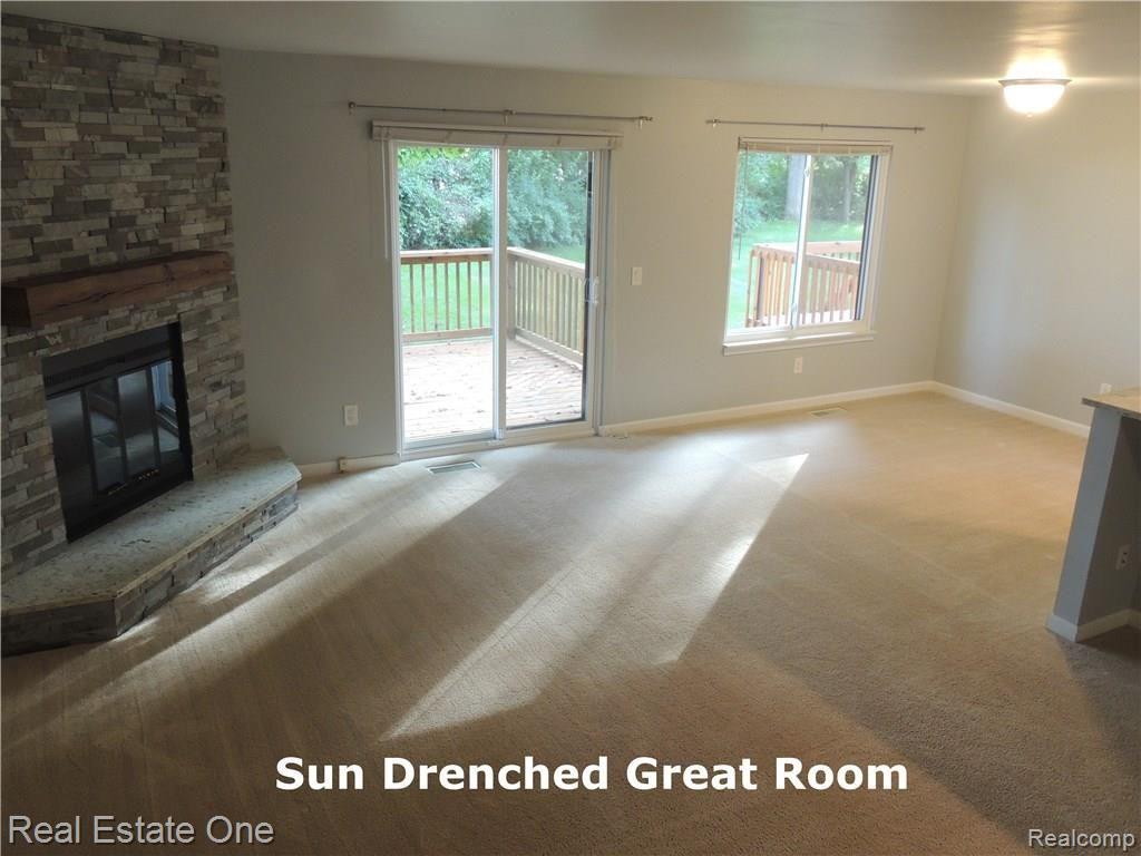 1018 Willow Grove Court, Unit 137 Rochester, MI 48307 - Photo 4 of 32
