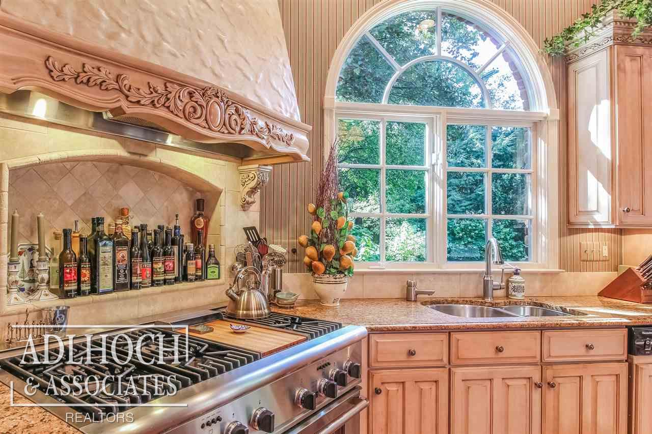 25 Edgemere Road Grosse Pointe Farms, MI 48236 - Photo 10 of 49