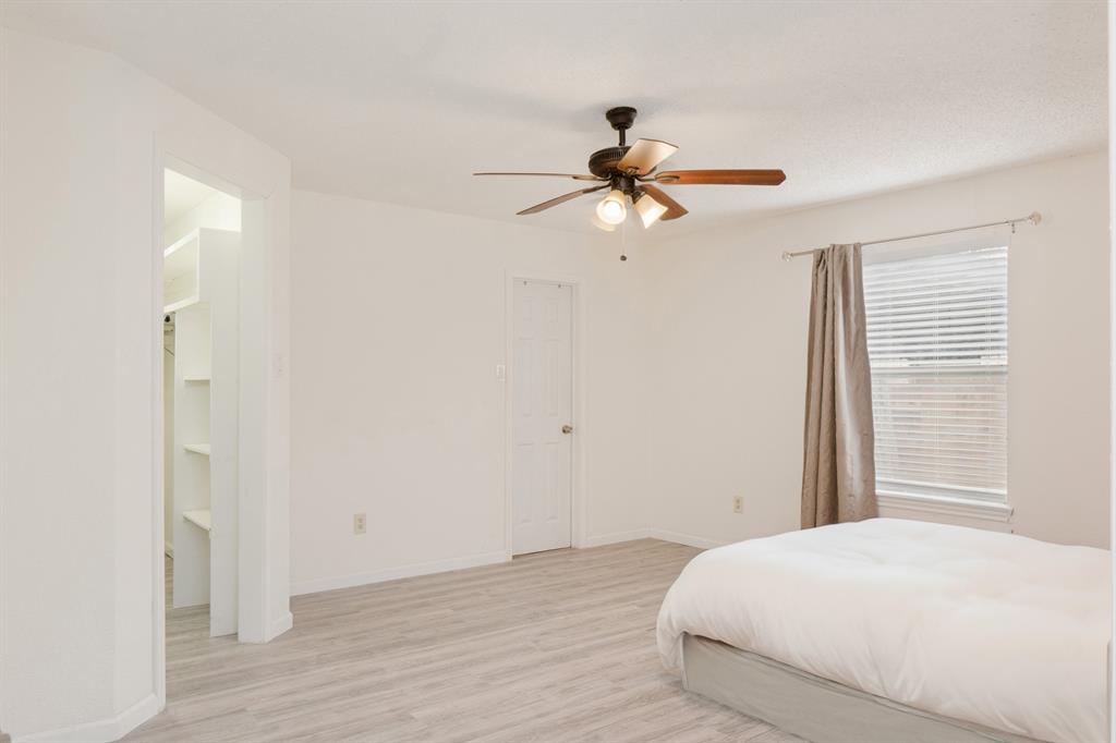 215 Countryside Drive Arlington, TX 76014 - Photo 15 of 23