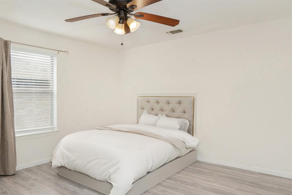 215 Countryside Drive Arlington, TX 76014 - Photo 16 of 23