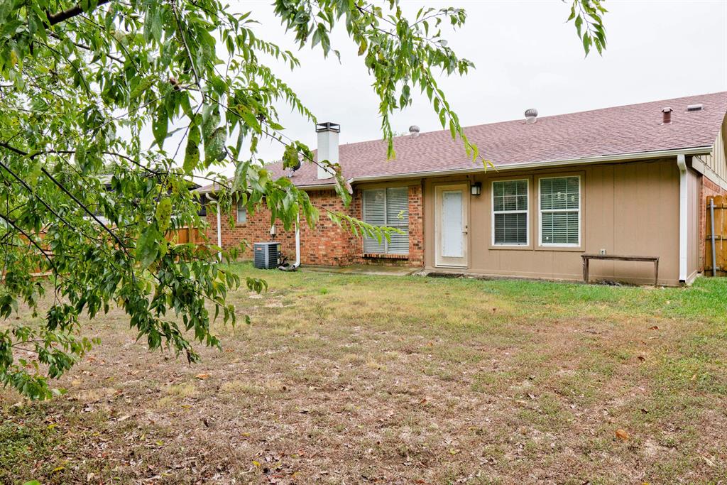 215 Countryside Drive Arlington, TX 76014 - Photo 22 of 23