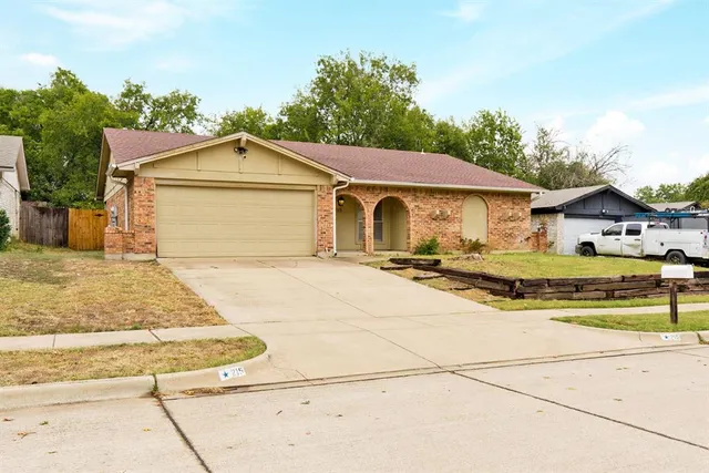 $315,000 | 215 Countryside Drive, Arlington, TX 76014