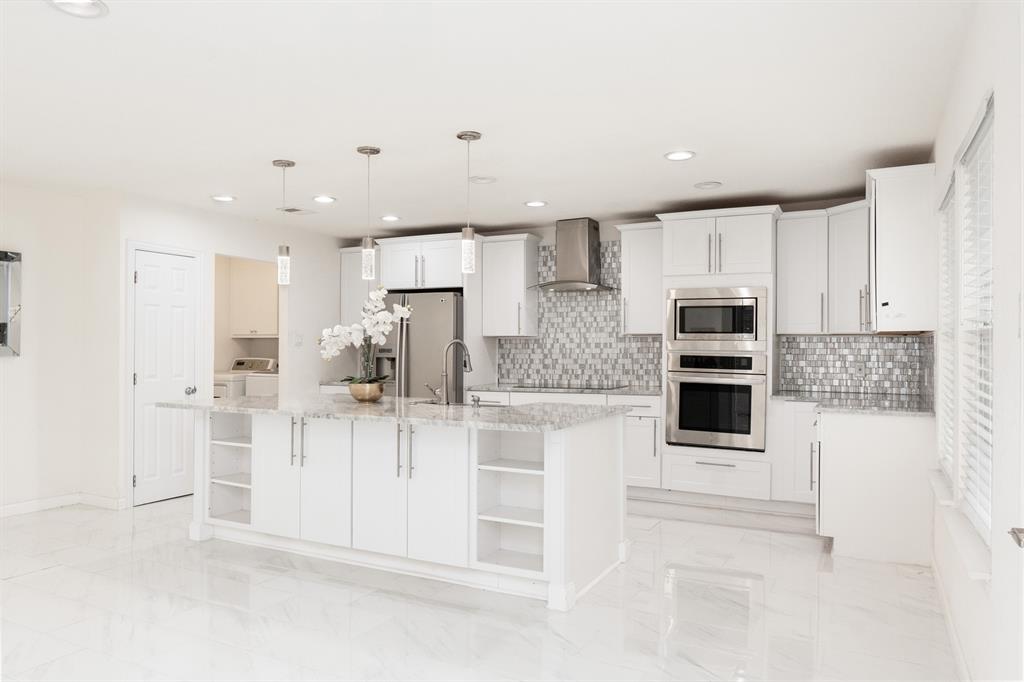 215 Countryside Drive Arlington, TX 76014 - Photo 4 of 23