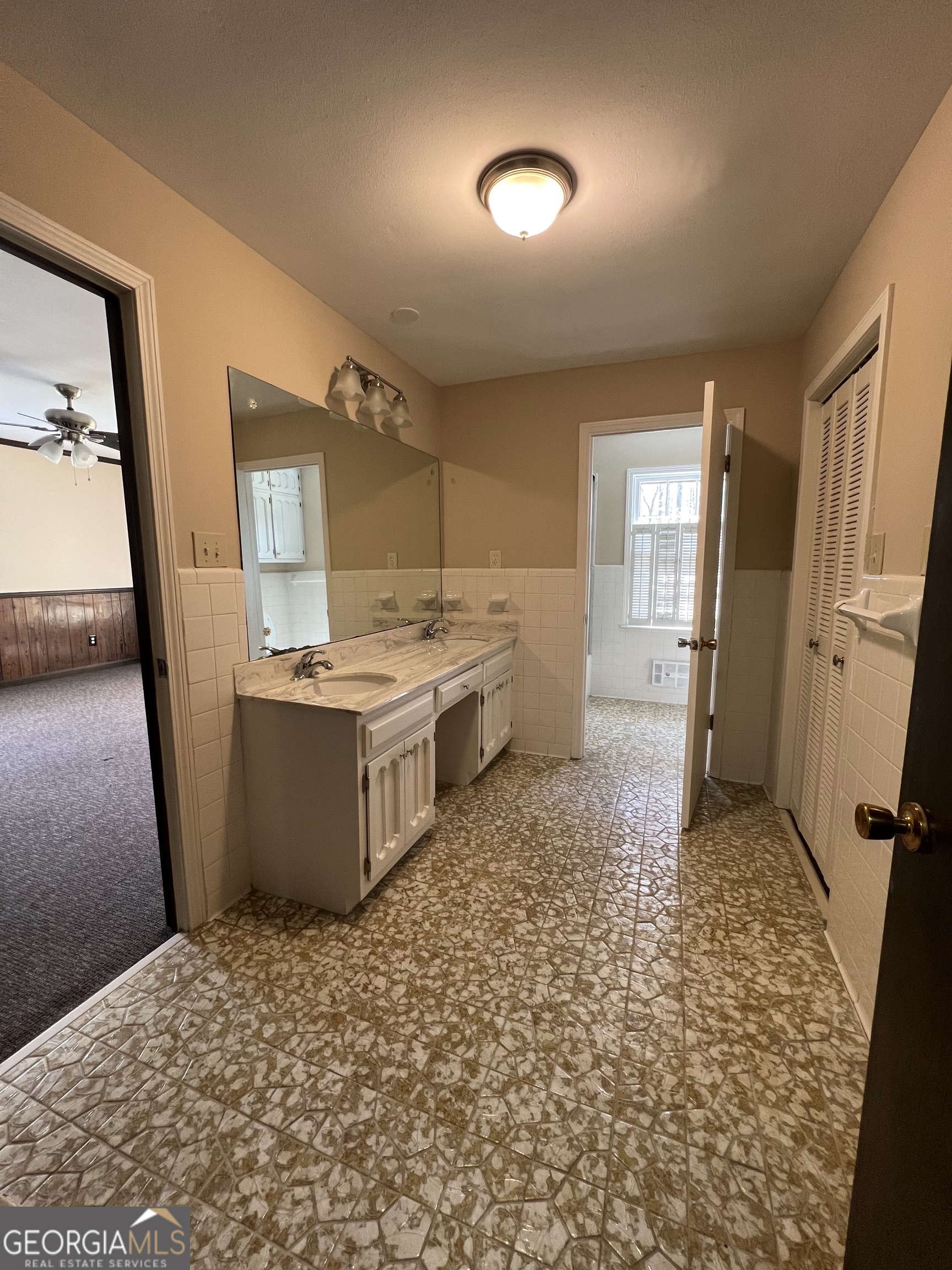115 Old Stone Road Villa Rica, GA 30180 - Photo 10 of 18 a kitchen with a sink stove and refrigerator