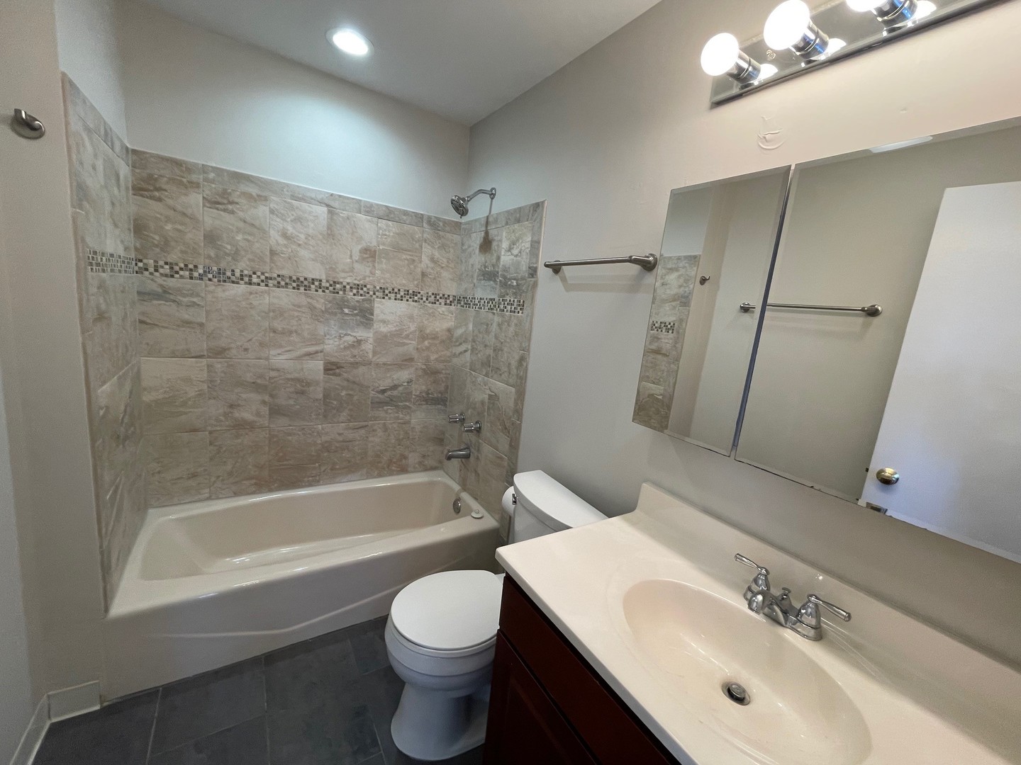 1400 West Erie Street, Unit 2 Chicago, IL 60642 - Photo 4 of 9