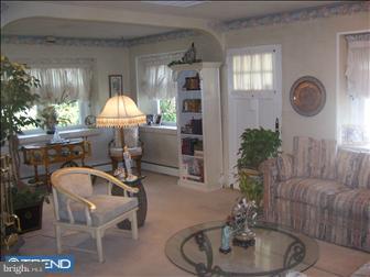 8722 Verree Road Philadelphia, PA 19115 - Photo 2 of 8 Living Room