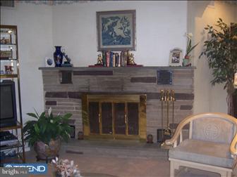 8722 Verree Road Philadelphia, PA 19115 - Photo 3 of 8 Living Room