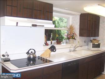 8722 Verree Road Philadelphia, PA 19115 - Photo 4 of 8 Kitchen