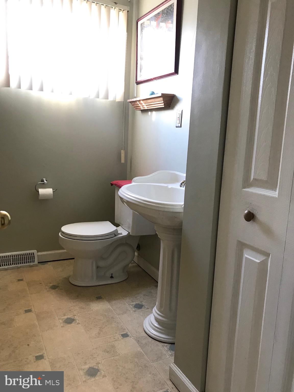28 Congress Road Pine Hill, NJ 08021 - Photo 13 of 32