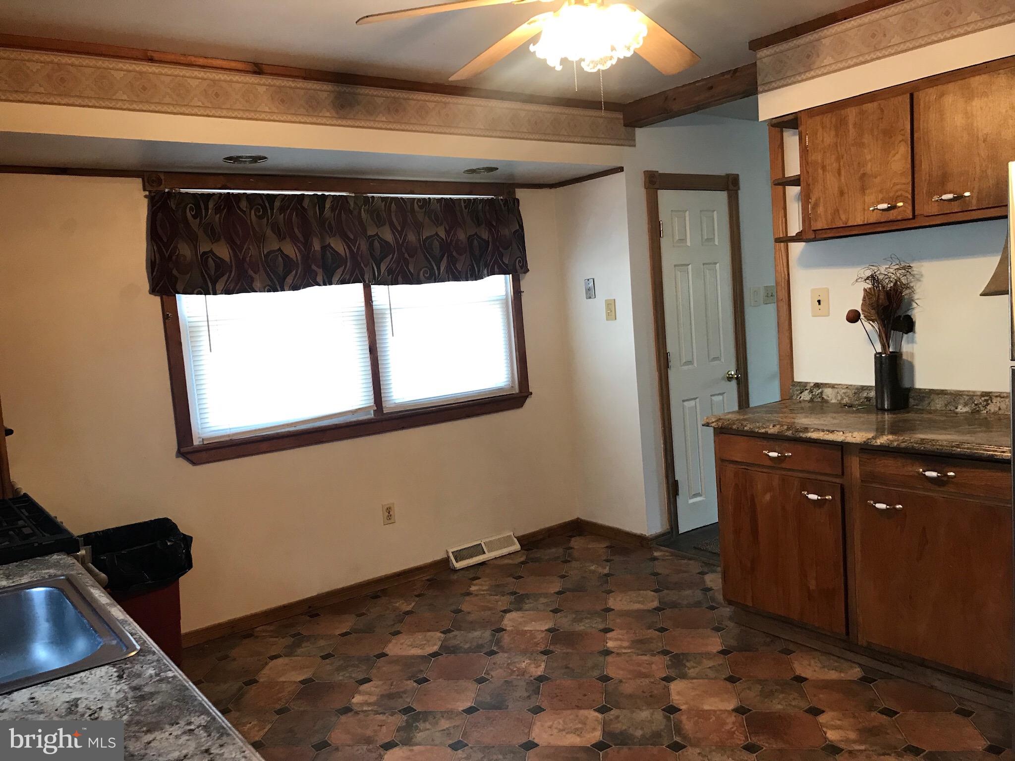 28 Congress Road Pine Hill, NJ 08021 - Photo 10 of 32