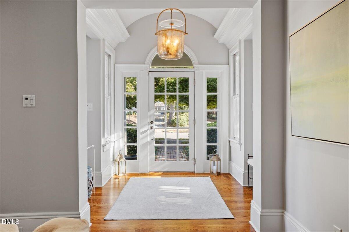 1015 Harvey Street Raleigh, NC 27608 - Photo 12 of 95 Foyer