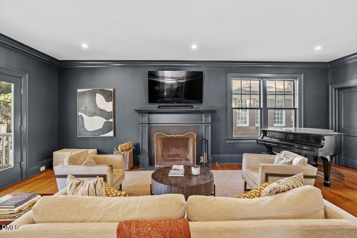 1015 Harvey Street Raleigh, NC 27608 - Photo 31 of 95 Family Room