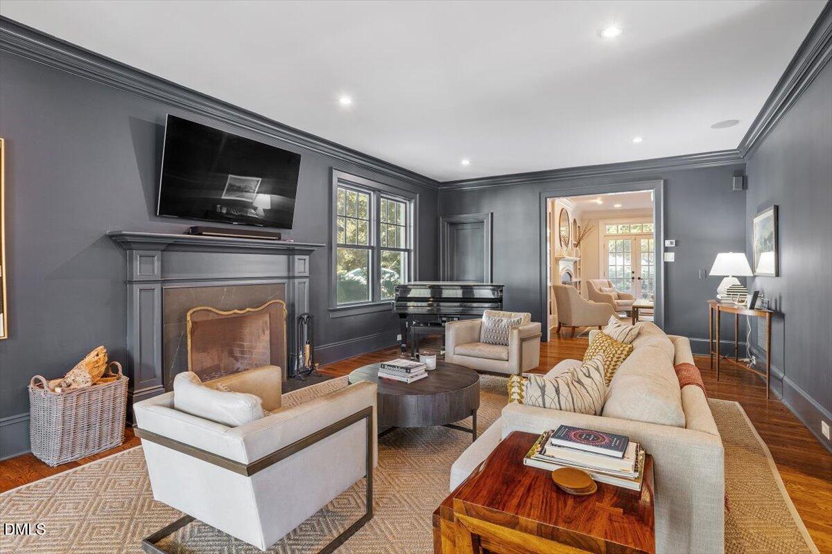 1015 Harvey Street Raleigh, NC 27608 - Photo 32 of 95 Family Room