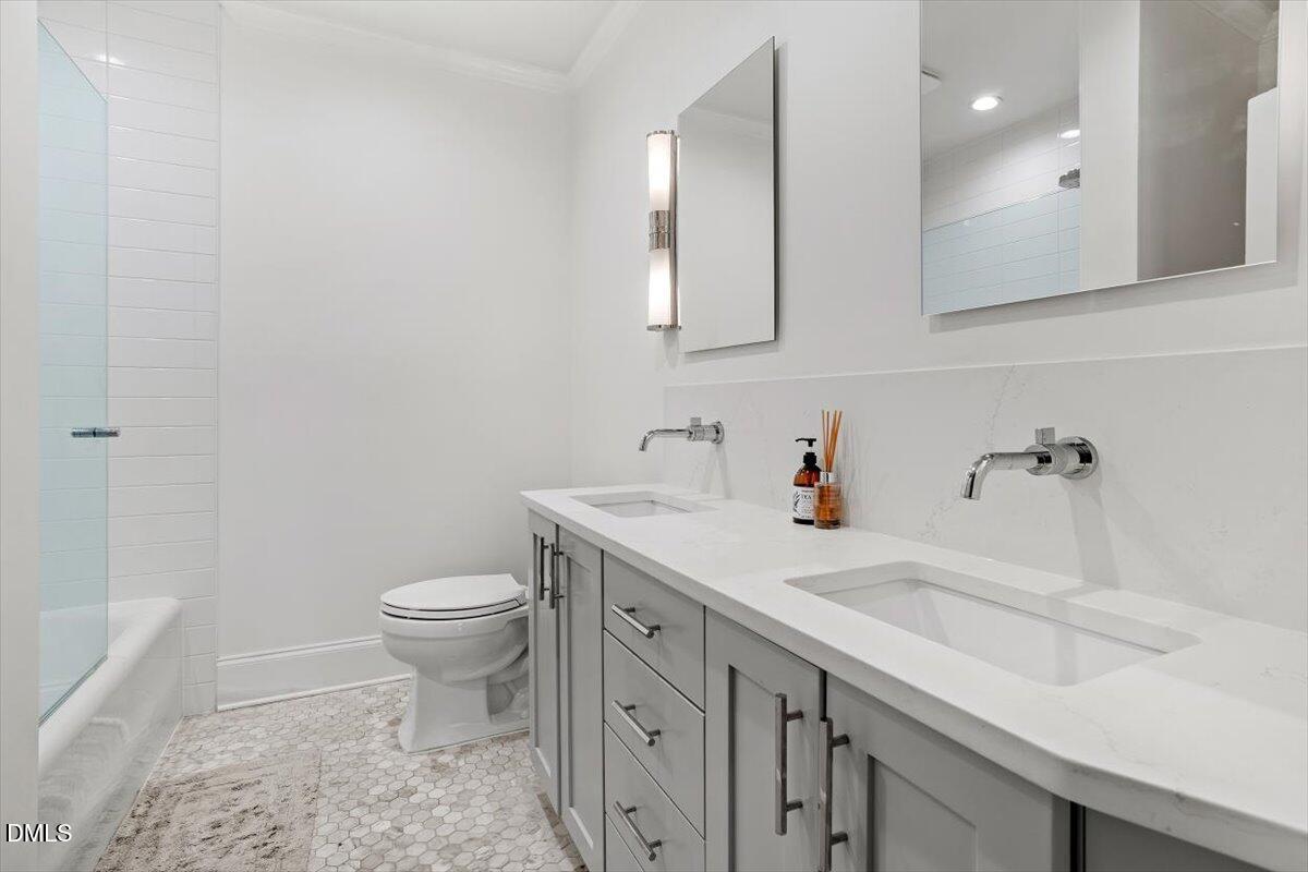 1015 Harvey Street Raleigh, NC 27608 - Photo 45 of 95 Hall Bath