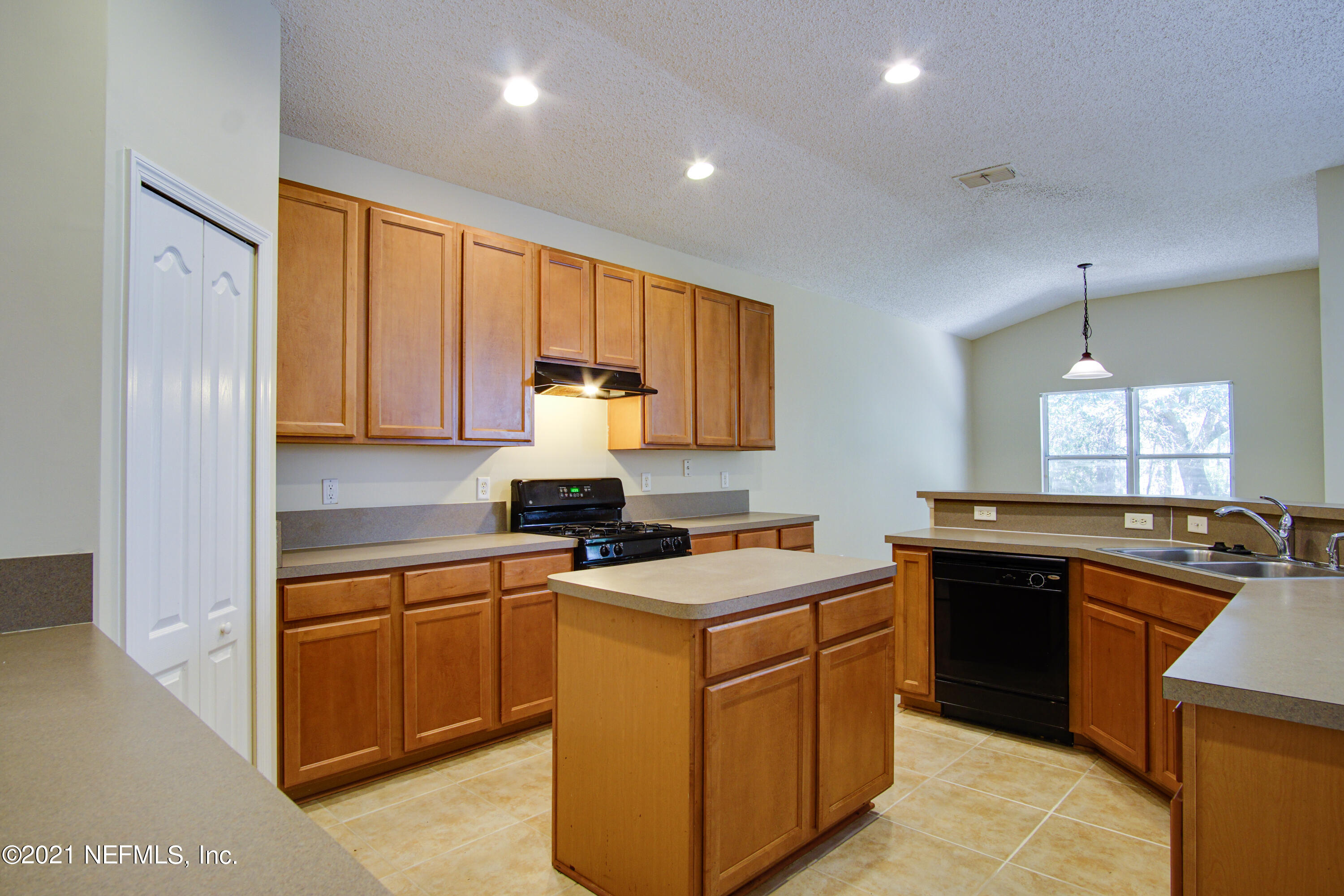 14454 Millhopper Road Jacksonville, FL 32258 - Photo 13 of 51 14454 Millhopper Road (11 of 35)