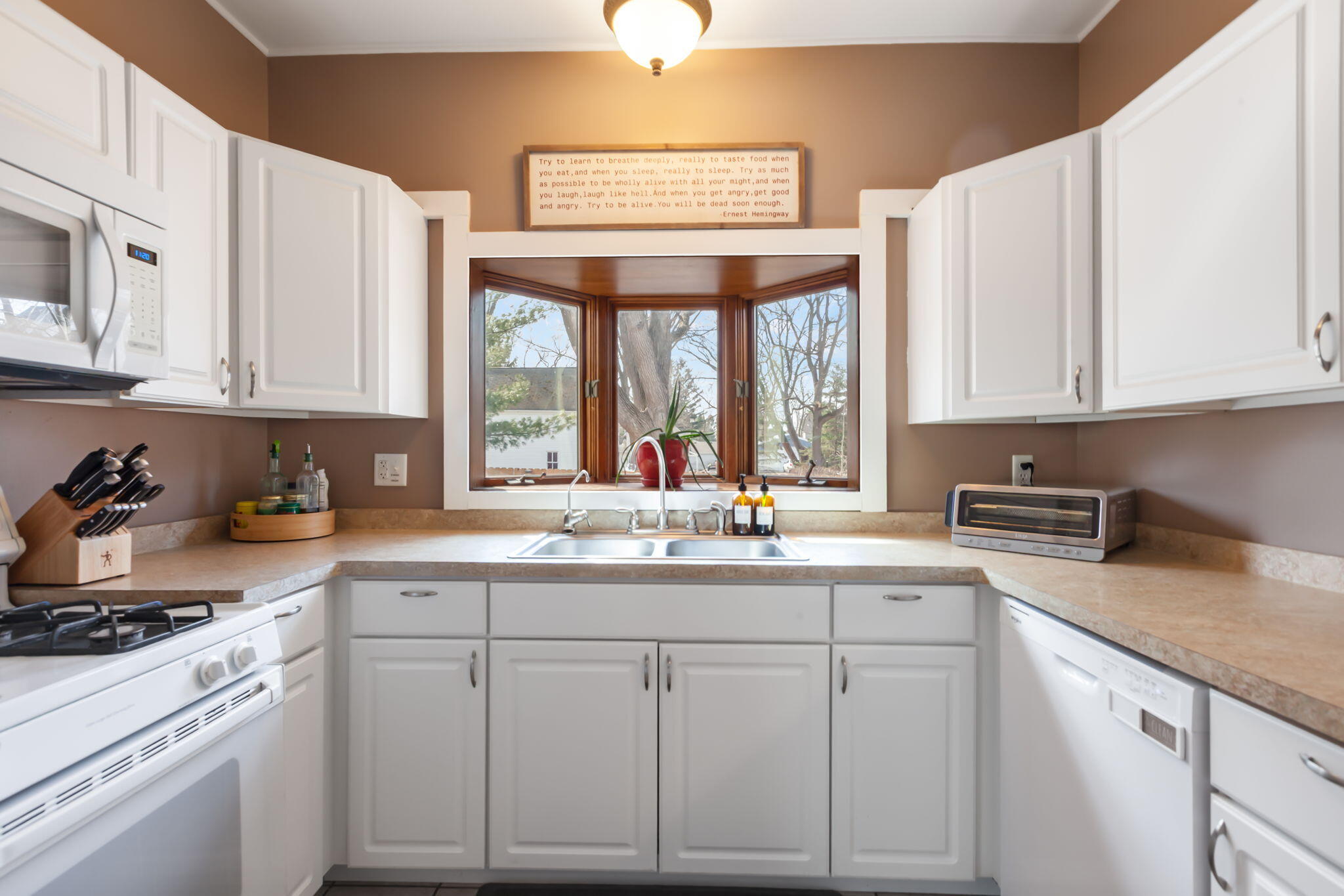 115 Maple Street Walworth, WI 53184 - Photo 8 of 20 23-web-or-mls-Kelly Freedman - _MG_6193