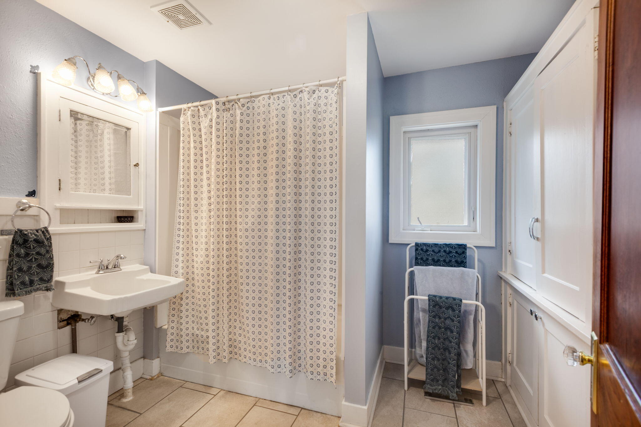 115 Maple Street Walworth, WI 53184 - Photo 13 of 20 Second floor Bath